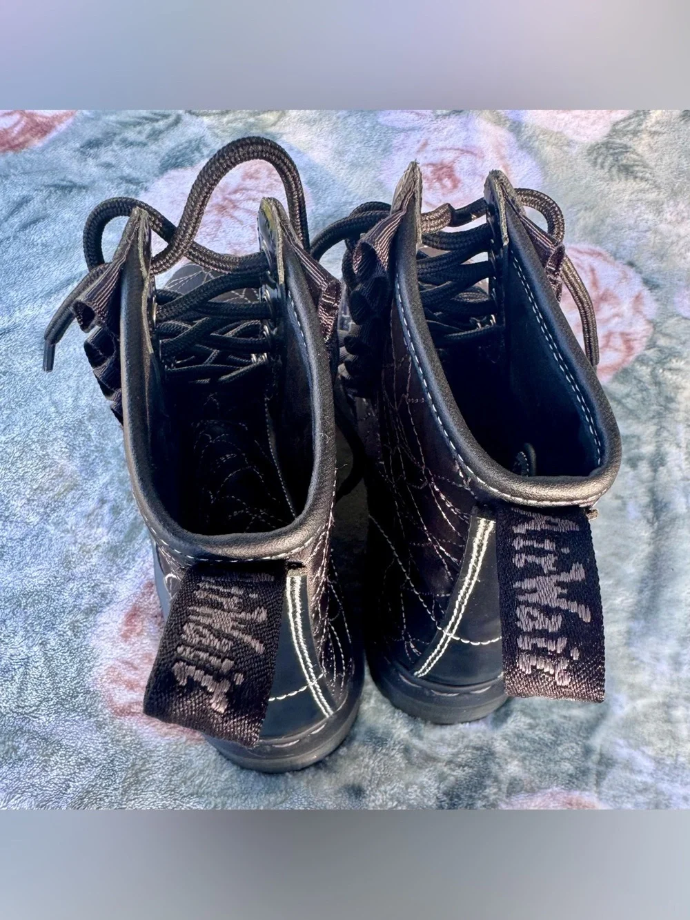 Dr. Martens Black Floral Embroidered 1460 Combat Boots Women’s Size 6